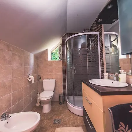 Holiday home Horace Pool & Hot Tub & Bikes & River *