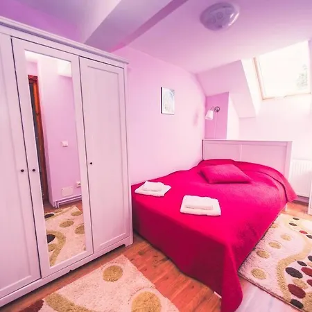 Holiday home Horace Pool & Hot Tub & Bikes & River Dejani