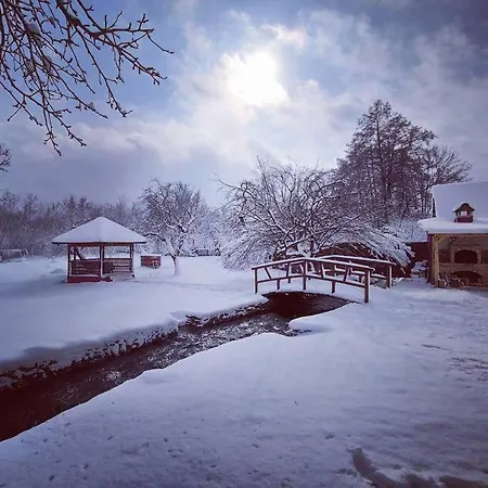 Horace Pool & Hot Tub & Bikes & River *