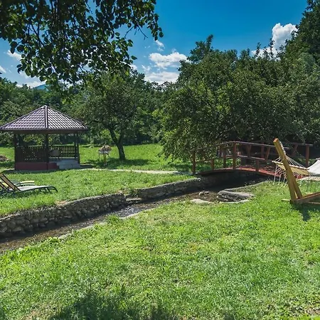 Horace Pool & Hot Tub & Bikes & River Holiday home